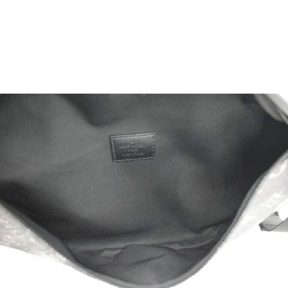 LOUIS VUITTON Discovery Monogram Galaxy Bumbag Black - Picture 13 of 13